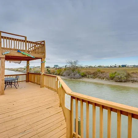 Villa Waterfront Retreat In Rockport With Dock Access
